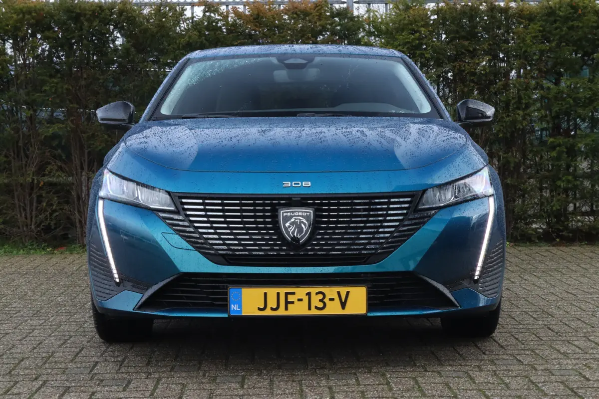 1.2 Hybrid 145 e-DCS6 Allure | Adaptieve Cruise | AGR | Stuur+Stoelverwarming | Camera | Keyless | Navi | Carplay