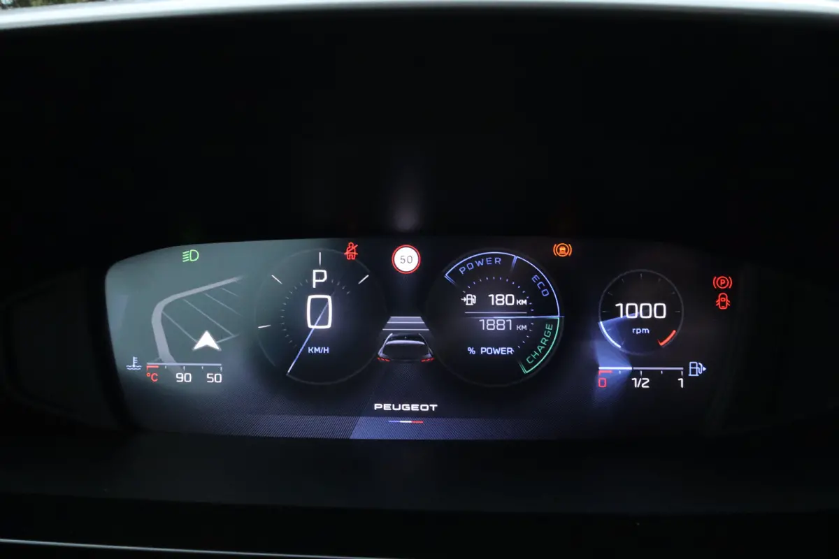 1.2 Hybrid 145 e-DCS6 Allure | Adaptieve Cruise | AGR | Stuur+Stoelverwarming | Camera | Keyless | Navi | Carplay
