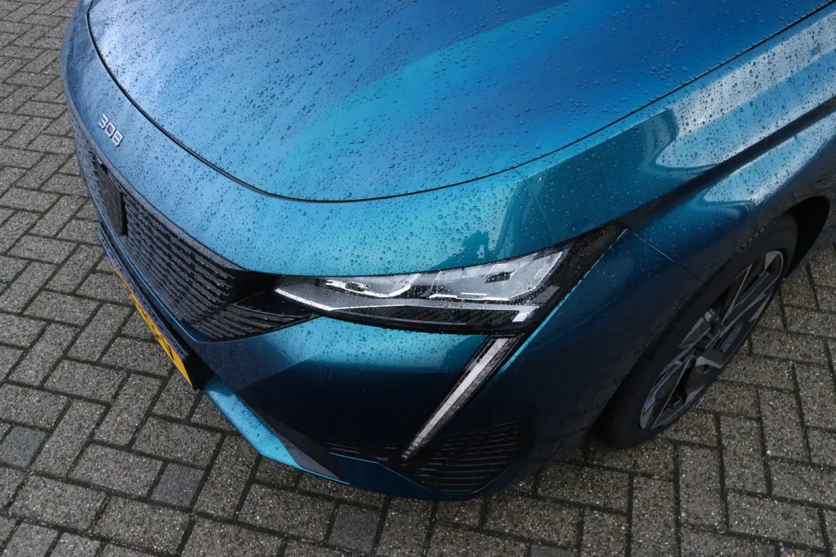 1.2 Hybrid 145 e-DCS6 Allure | Adaptieve Cruise | AGR | Stuur+Stoelverwarming | Camera | Keyless | Navi | Carplay