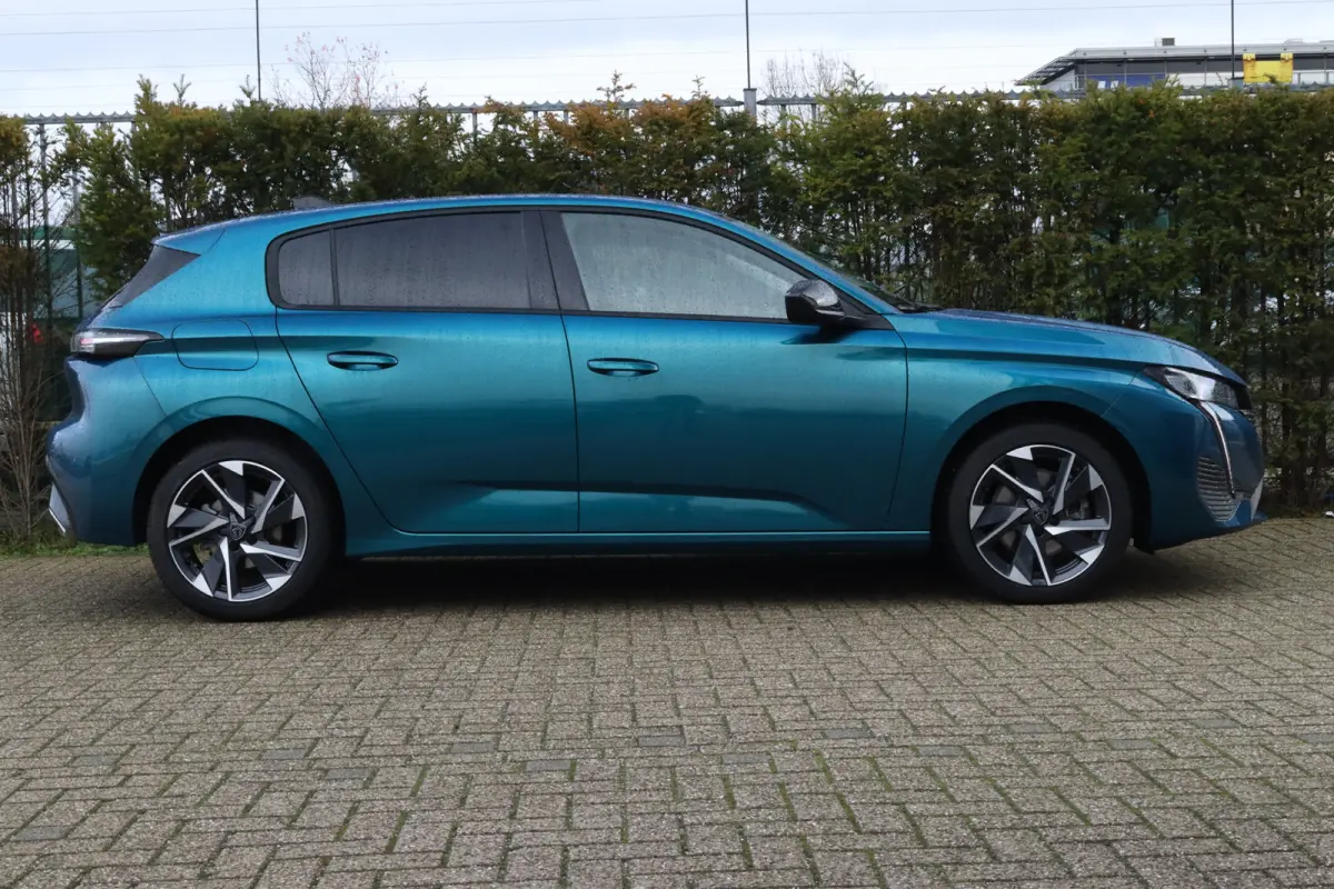 1.2 Hybrid 145 e-DCS6 Allure | Adaptieve Cruise | AGR | Stuur+Stoelverwarming | Camera | Keyless | Navi | Carplay