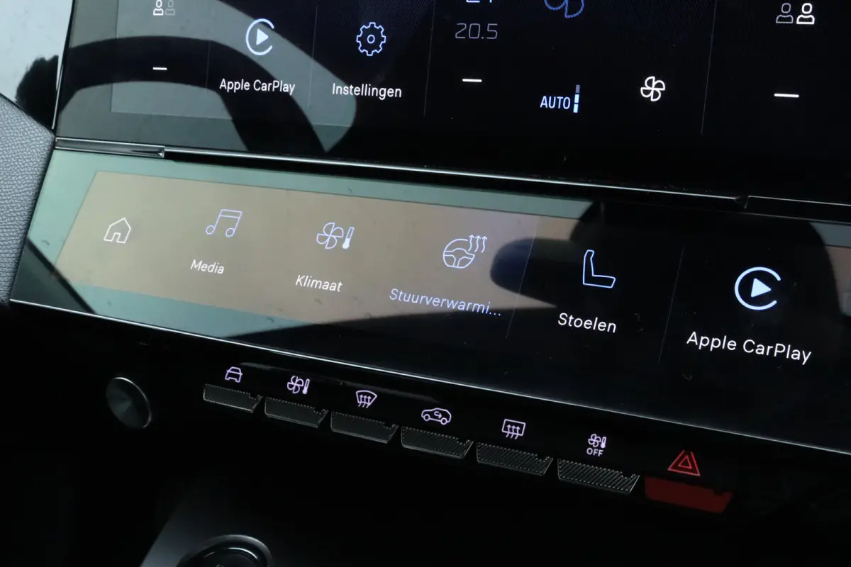 1.2 Hybrid 145 e-DCS6 Allure | Adaptieve Cruise | AGR | Stuur+Stoelverwarming | Camera | Keyless | Navi | Carplay