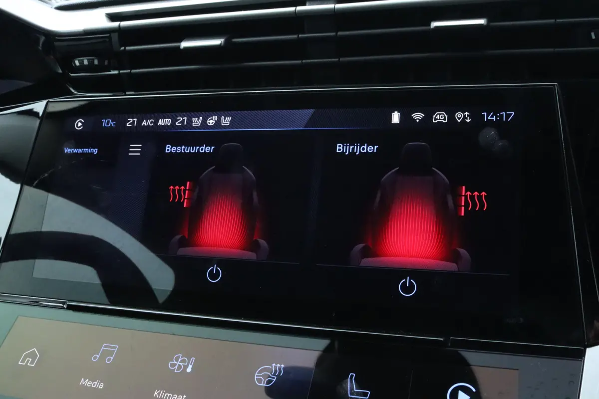 1.2 Hybrid 145 e-DCS6 Allure | Adaptieve Cruise | AGR | Stuur+Stoelverwarming | Camera | Keyless | Navi | Carplay