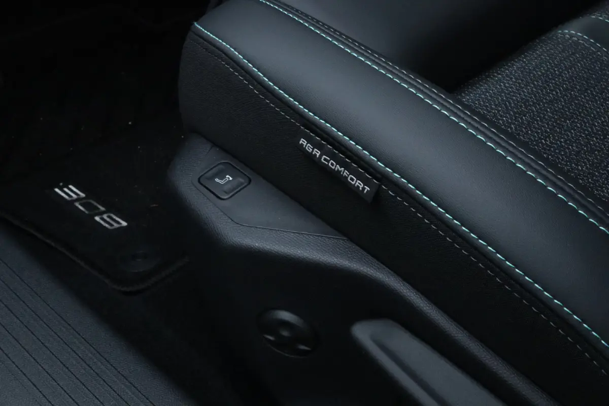 1.2 Hybrid 145 e-DCS6 Allure | Adaptieve Cruise | AGR | Stuur+Stoelverwarming | Camera | Keyless | Navi | Carplay
