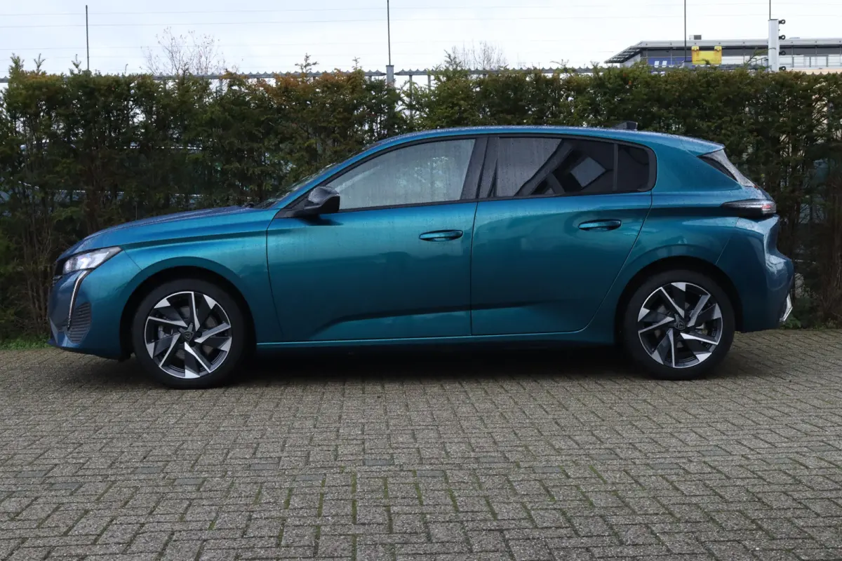 1.2 Hybrid 145 e-DCS6 Allure | Adaptieve Cruise | AGR | Stuur+Stoelverwarming | Camera | Keyless | Navi | Carplay