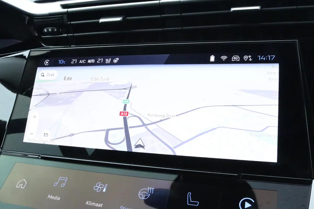 1.2 Hybrid 145 e-DCS6 Allure | Adaptieve Cruise | AGR | Stuur+Stoelverwarming | Camera | Keyless | Navi | Carplay
