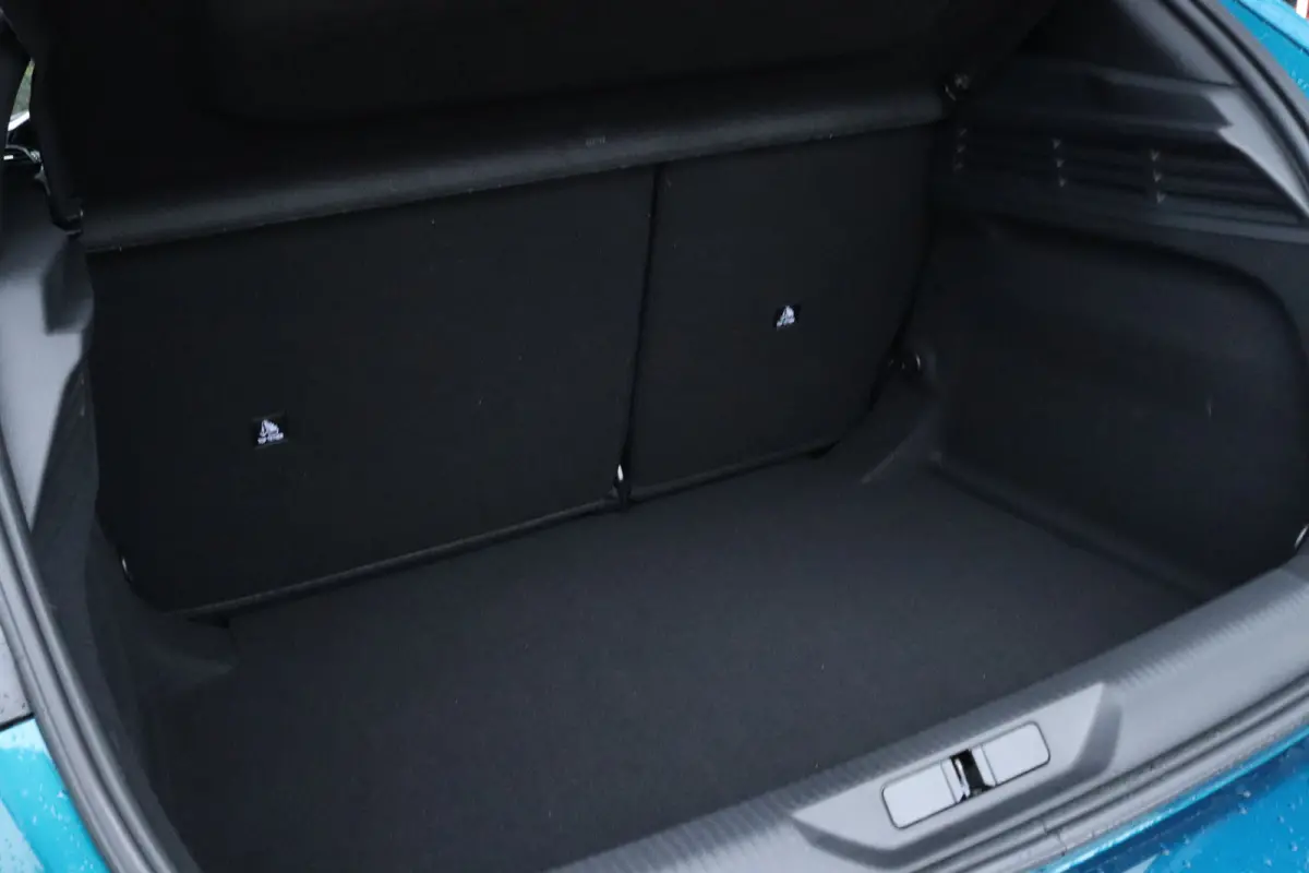 1.2 Hybrid 145 e-DCS6 Allure | Adaptieve Cruise | AGR | Stuur+Stoelverwarming | Camera | Keyless | Navi | Carplay