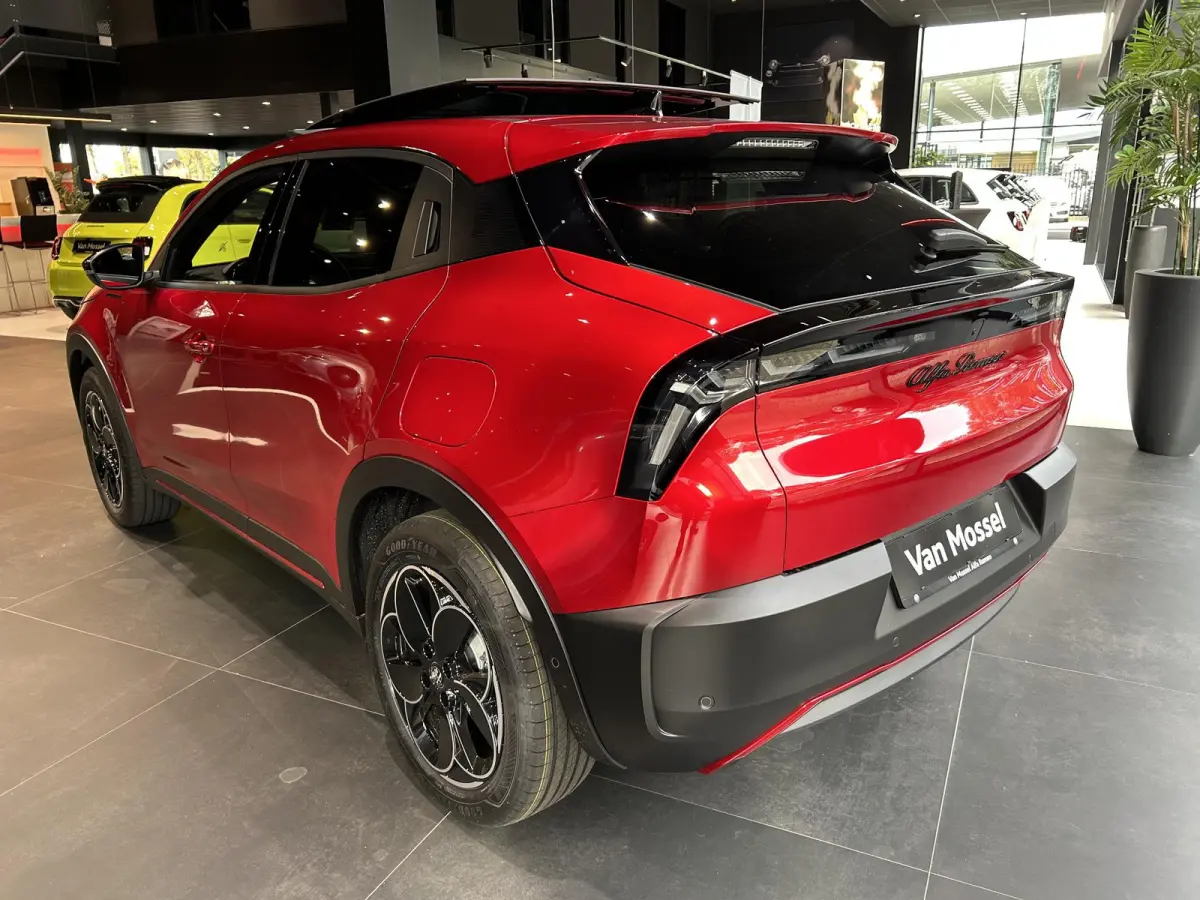 Elettrica Speciale 54 kWh | Navigatie | Parkeersensoren | Camera | Elektrsich Schuifdak | LMV 18" | Cruise Controle | Climate controle |