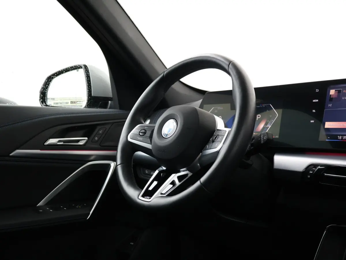 sDrive20i M Sportpakket/ Stuurwielrand verwarmd/ Comfort Access/ Achteruitrijcamera/ Panoramadak/ Sportstoelen/ Stoelverwarming/ Driving Assistant Plus /