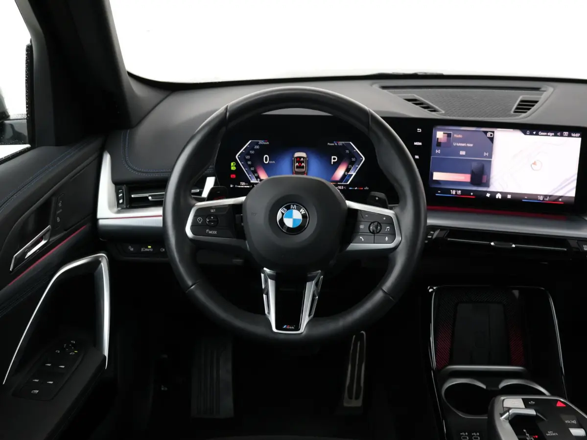 sDrive20i M Sportpakket/ Stuurwielrand verwarmd/ Comfort Access/ Achteruitrijcamera/ Panoramadak/ Sportstoelen/ Stoelverwarming/ Driving Assistant Plus /