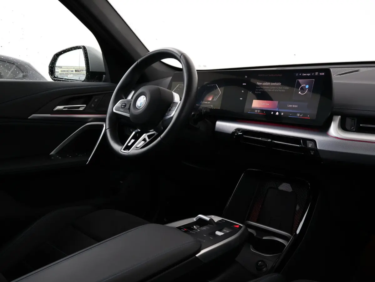 sDrive20i M Sportpakket/ Stuurwielrand verwarmd/ Comfort Access/ Achteruitrijcamera/ Panoramadak/ Sportstoelen/ Stoelverwarming/ Driving Assistant Plus /