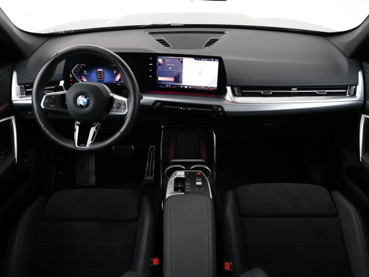 sDrive20i M Sportpakket/ Stuurwielrand verwarmd/ Comfort Access/ Achteruitrijcamera/ Panoramadak/ Sportstoelen/ Stoelverwarming/ Driving Assistant Plus /