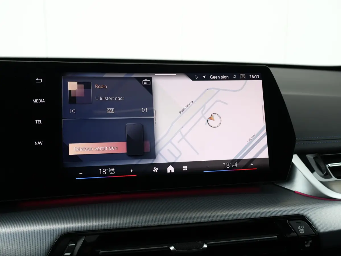 sDrive20i M Sportpakket/ Stuurwielrand verwarmd/ Comfort Access/ Achteruitrijcamera/ Panoramadak/ Sportstoelen/ Stoelverwarming/ Driving Assistant Plus /