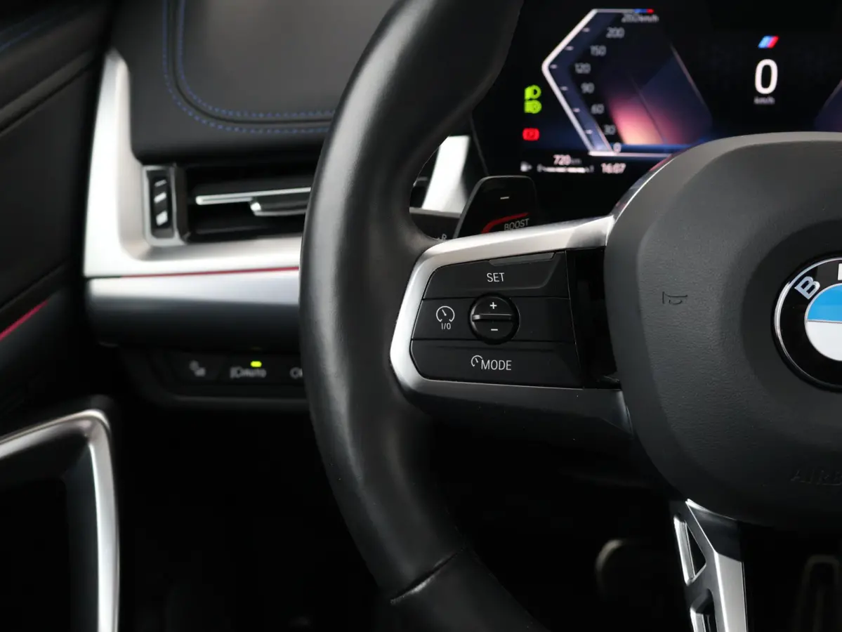 sDrive20i M Sportpakket/ Stuurwielrand verwarmd/ Comfort Access/ Achteruitrijcamera/ Panoramadak/ Sportstoelen/ Stoelverwarming/ Driving Assistant Plus /