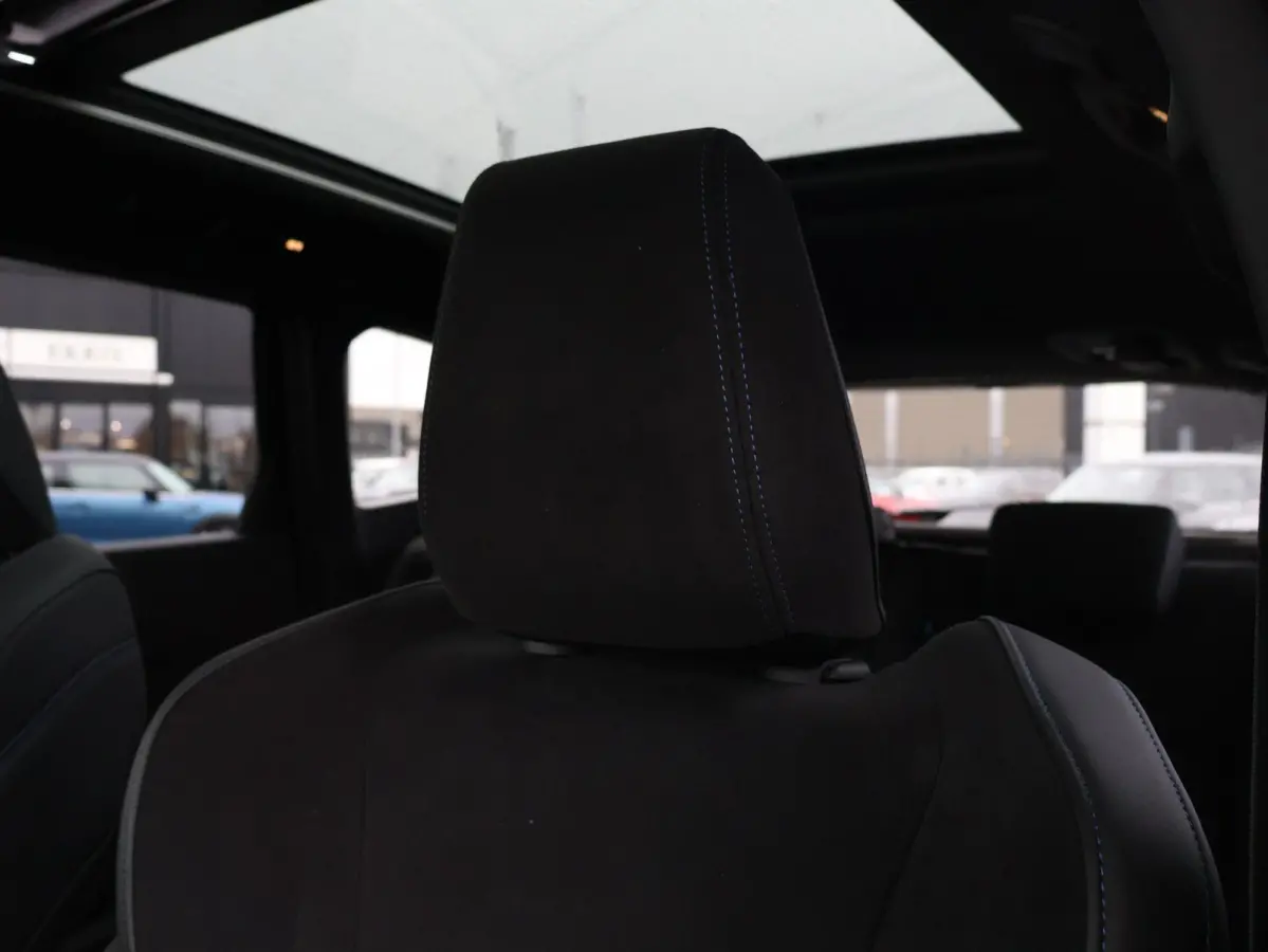 sDrive20i M Sportpakket/ Stuurwielrand verwarmd/ Comfort Access/ Achteruitrijcamera/ Panoramadak/ Sportstoelen/ Stoelverwarming/ Driving Assistant Plus /