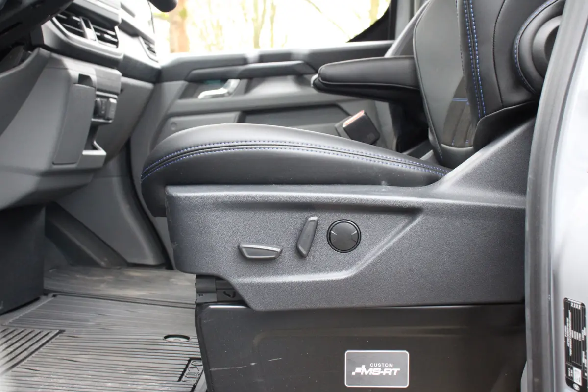 300 2.0 TDCI L1H1 MS-RT | NL-AUTO! | 1E EIGENAAR! | DIRECT RIJDEN! | WINTERPACK | TREKHAAK | CAMERA | DEALER OH! | STANDKACHEL | UNIEK!