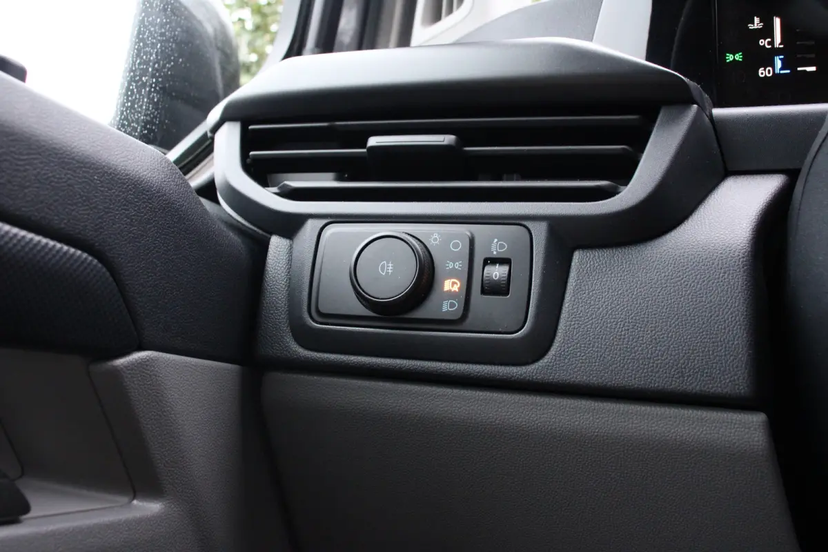 300 2.0 TDCI L1H1 MS-RT | NL-AUTO! | 1E EIGENAAR! | DIRECT RIJDEN! | WINTERPACK | TREKHAAK | CAMERA | DEALER OH! | STANDKACHEL | UNIEK!