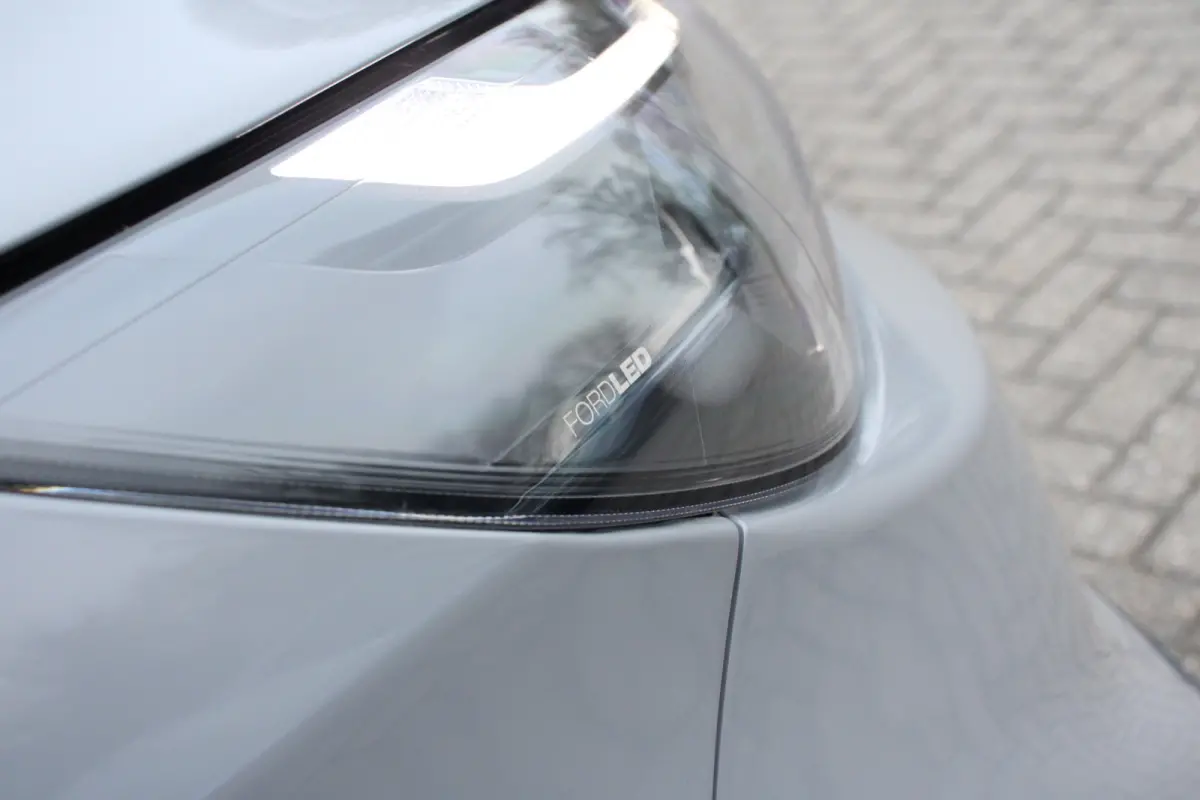 300 2.0 TDCI L1H1 MS-RT | NL-AUTO! | 1E EIGENAAR! | DIRECT RIJDEN! | WINTERPACK | TREKHAAK | CAMERA | DEALER OH! | STANDKACHEL | UNIEK!