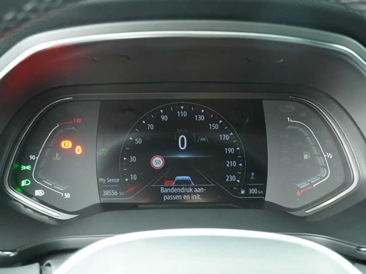 TCe 100 Intens | Navigatie | Parkeersensoren |