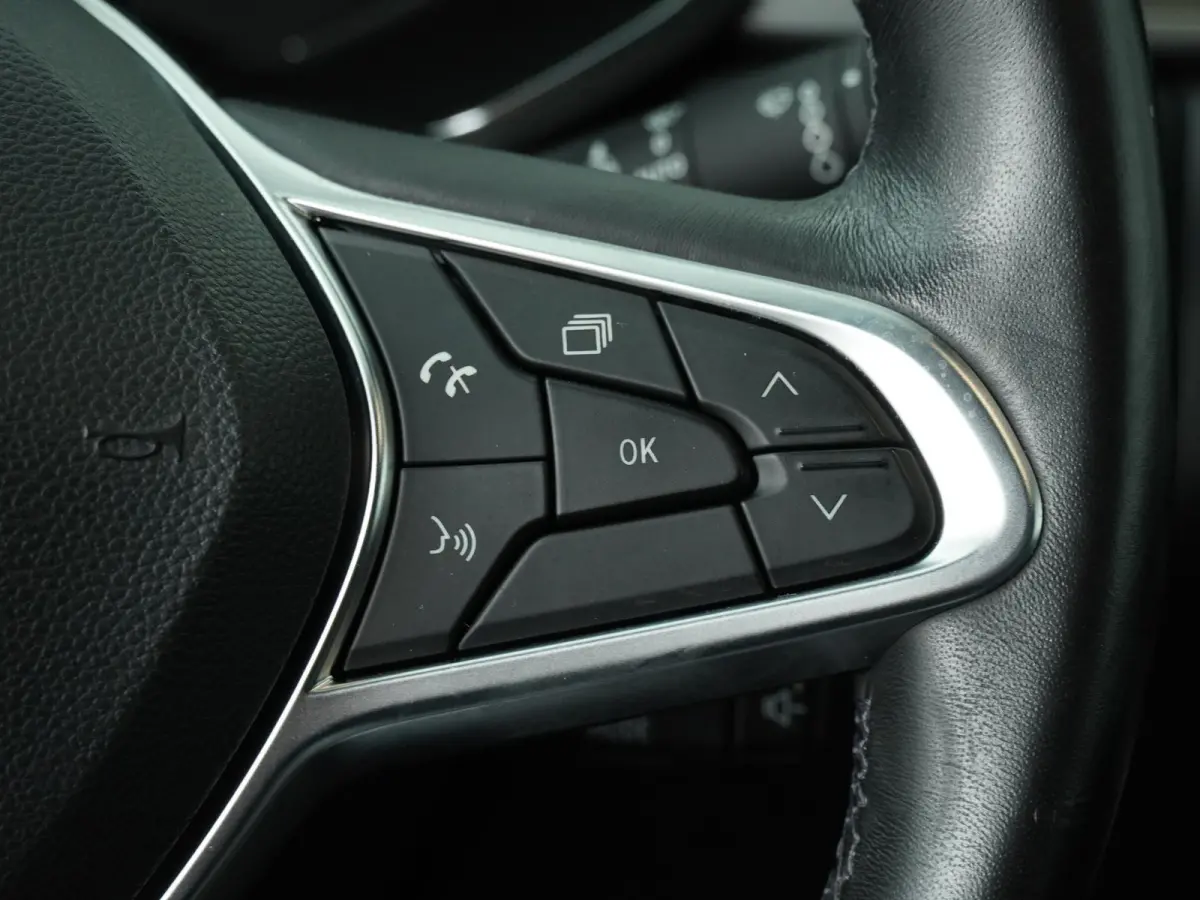 TCe 100 Intens | Navigatie | Parkeersensoren |
