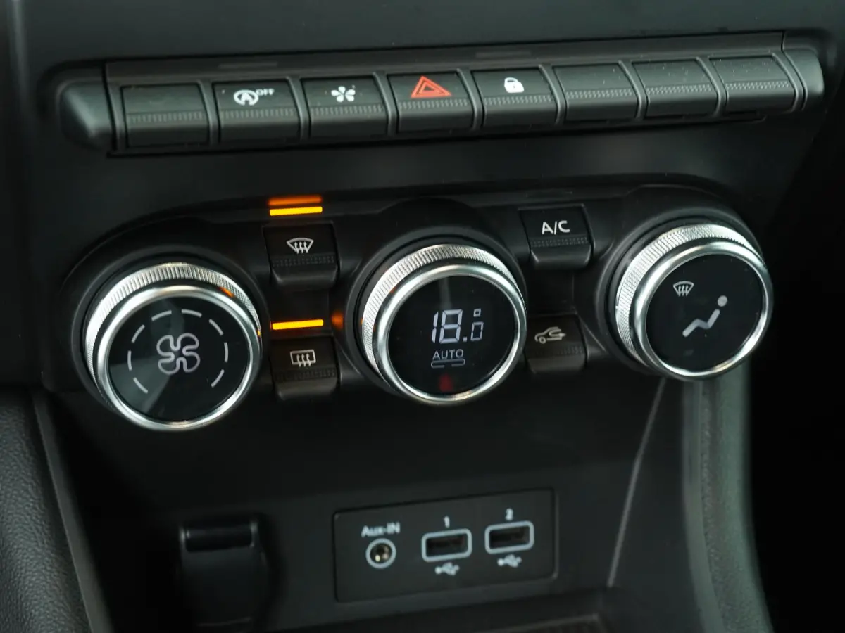 TCe 100 Intens | Navigatie | Parkeersensoren |