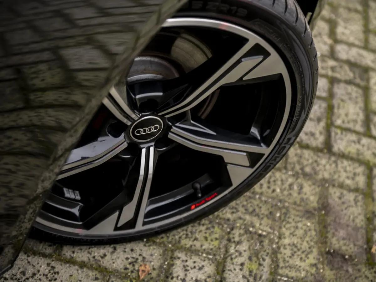 45TFSi 265pk Quattro S Edition Competition Plus | Adapt.dempers | RS Carbon optiek int. | Matrix LED | HuD | Keyless | Mem.stoel | Trekhaak zwenkbaar | 19" Audi Sport LMV | Ass.City & Tour |