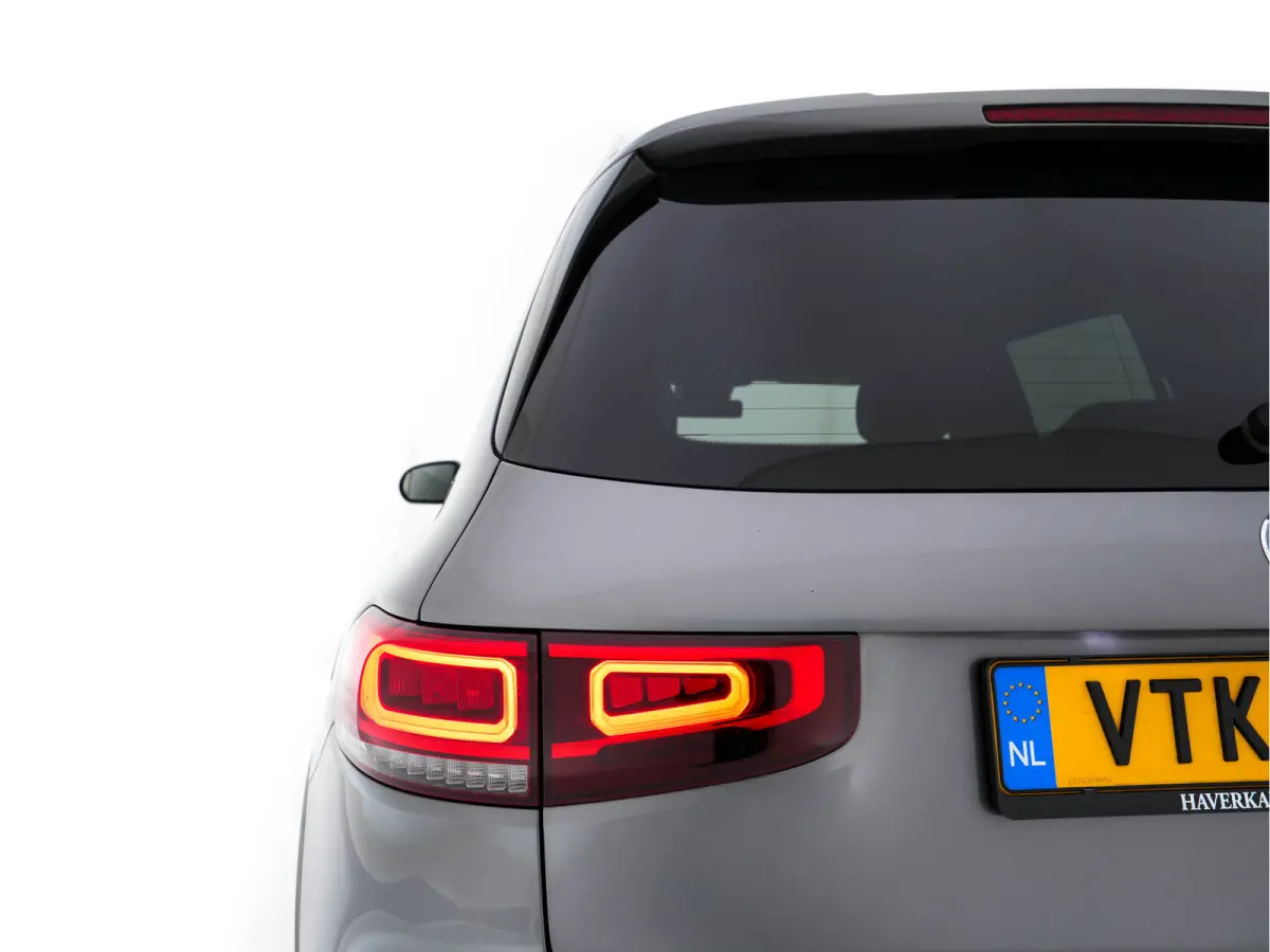 200 d ( VAN ) Premium AMG-SportPack Aut. *LEATHER-MICROFIBRE | FULL-LED | AMBIENT-LIGHT | WIDE-SCREEN-DIGICOCKPIT | HEATED-SPORTSEATS | KEYLESS | NAVI-FULLMAP | DAB+ | ECC | PDC | CRUISE | 1