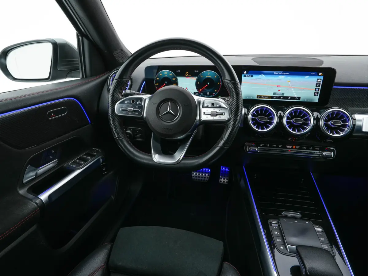 200 d ( VAN ) Premium AMG-SportPack Aut. *LEATHER-MICROFIBRE | FULL-LED | AMBIENT-LIGHT | WIDE-SCREEN-DIGICOCKPIT | HEATED-SPORTSEATS | KEYLESS | NAVI-FULLMAP | DAB+ | ECC | PDC | CRUISE | 1