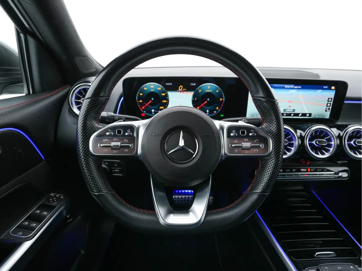 200 d ( VAN ) Premium AMG-SportPack Aut. *LEATHER-MICROFIBRE | FULL-LED | AMBIENT-LIGHT | WIDE-SCREEN-DIGICOCKPIT | HEATED-SPORTSEATS | KEYLESS | NAVI-FULLMAP | DAB+ | ECC | PDC | CRUISE | 1