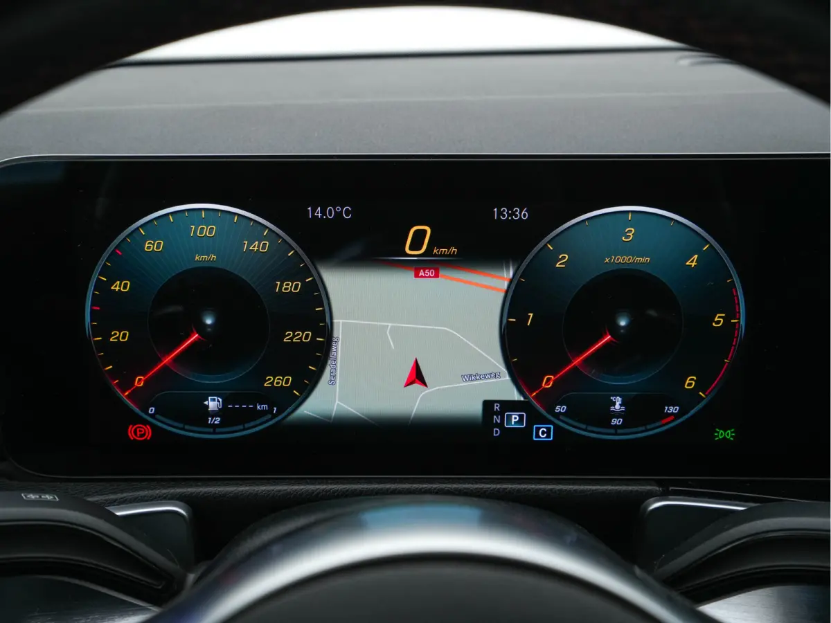 200 d ( VAN ) Premium AMG-SportPack Aut. *LEATHER-MICROFIBRE | FULL-LED | AMBIENT-LIGHT | WIDE-SCREEN-DIGICOCKPIT | HEATED-SPORTSEATS | KEYLESS | NAVI-FULLMAP | DAB+ | ECC | PDC | CRUISE | 1