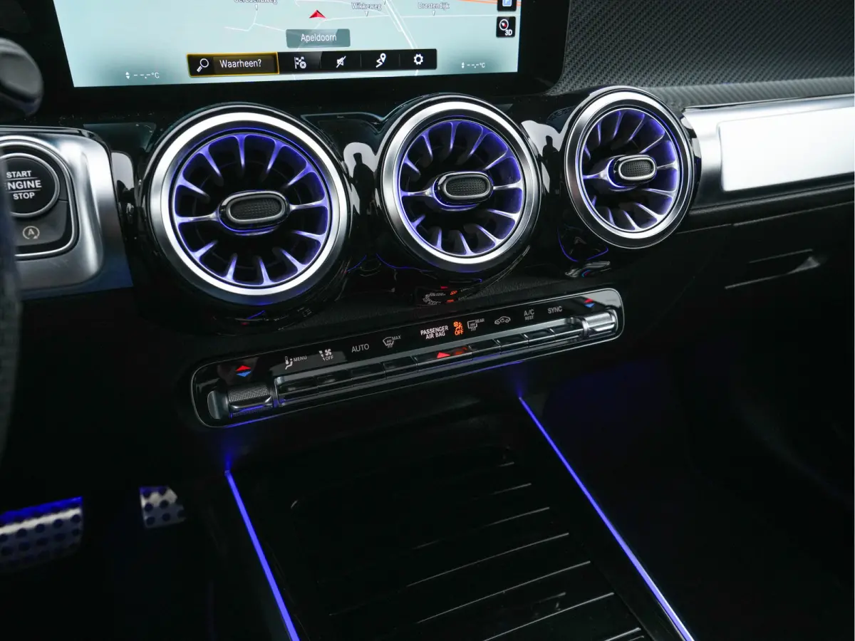 200 d ( VAN ) Premium AMG-SportPack Aut. *LEATHER-MICROFIBRE | FULL-LED | AMBIENT-LIGHT | WIDE-SCREEN-DIGICOCKPIT | HEATED-SPORTSEATS | KEYLESS | NAVI-FULLMAP | DAB+ | ECC | PDC | CRUISE | 1