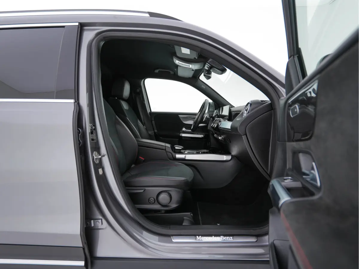 200 d ( VAN ) Premium AMG-SportPack Aut. *LEATHER-MICROFIBRE | FULL-LED | AMBIENT-LIGHT | WIDE-SCREEN-DIGICOCKPIT | HEATED-SPORTSEATS | KEYLESS | NAVI-FULLMAP | DAB+ | ECC | PDC | CRUISE | 1