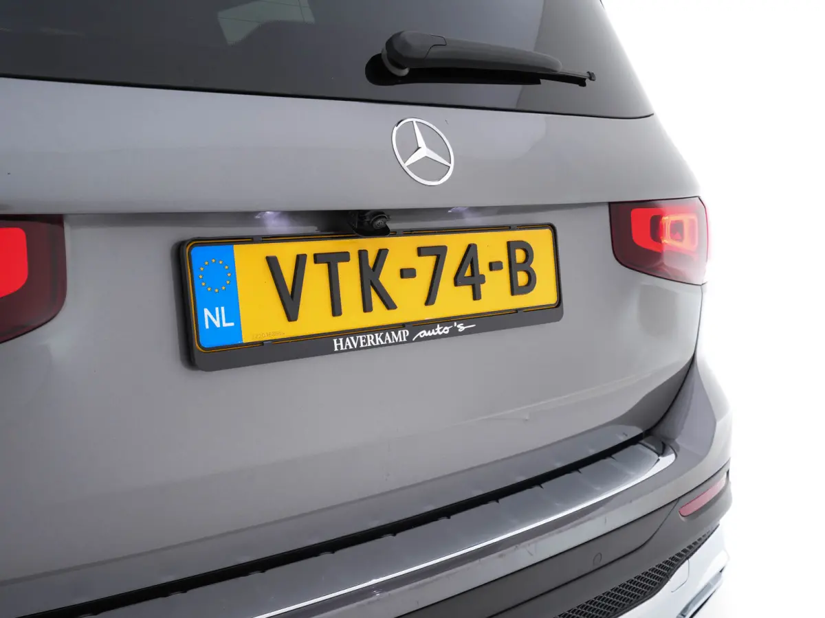 200 d ( VAN ) Premium AMG-SportPack Aut. *LEATHER-MICROFIBRE | FULL-LED | AMBIENT-LIGHT | WIDE-SCREEN-DIGICOCKPIT | HEATED-SPORTSEATS | KEYLESS | NAVI-FULLMAP | DAB+ | ECC | PDC | CRUISE | 1