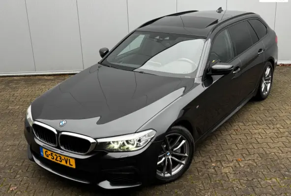 520i M-SPORT HIGH EXECUTIVE PANORAMADAK DEALER STOELVERWARMING LEDER M PAKKET VIRTUAL AMBIANCE TREKHAAK