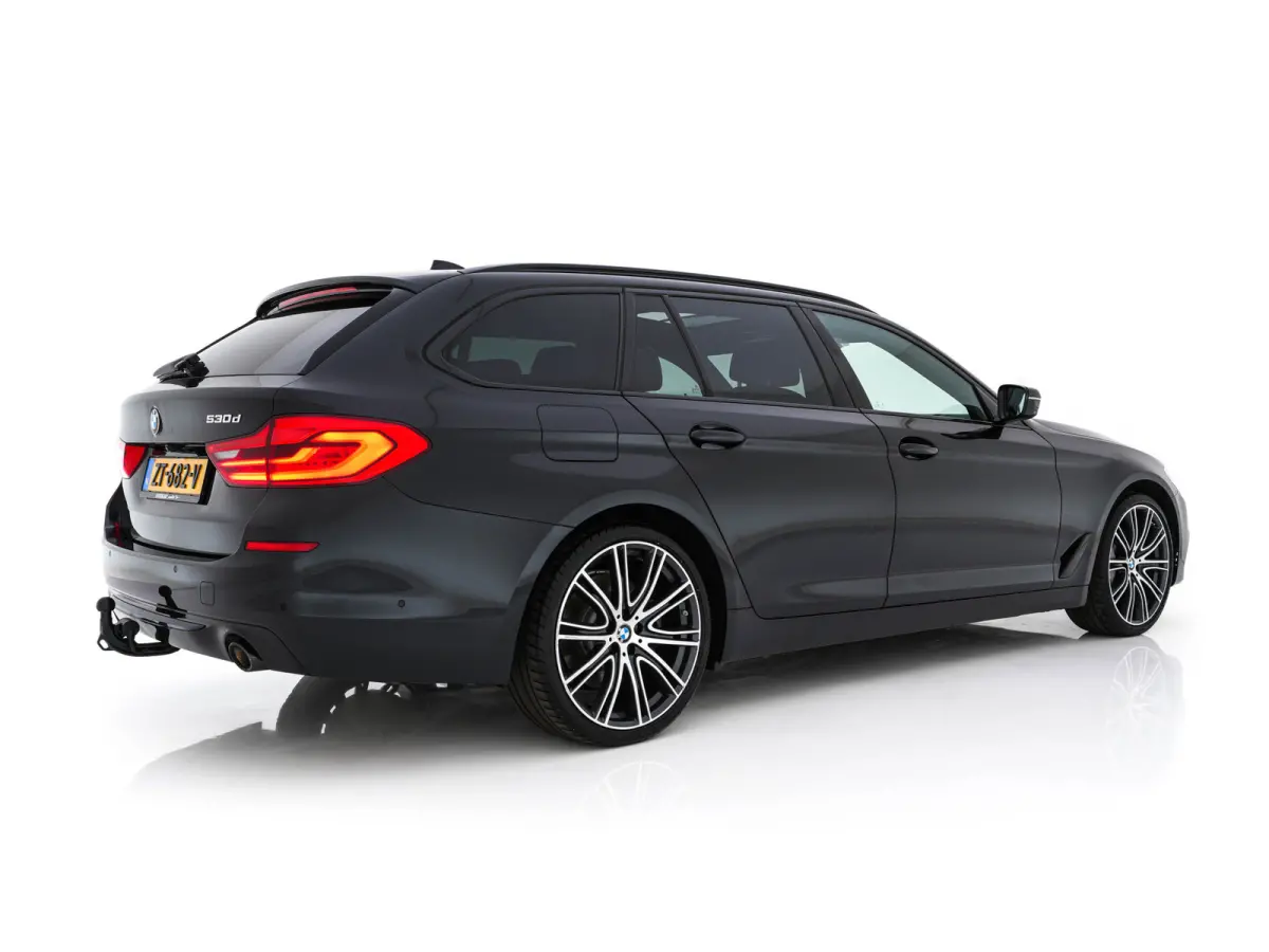 530d Sportline High Executive Aut. *PANO | LEATHER | FULL-LED | MEMORY-PACK | TOP-VIEW | HEATED-COMFORTSEATS | NAVI-FULLMAP | PRIVACY-GLASS | AMBIENT-LIGHT | ECC | CARPLAY | PDC | TOWBAR | S