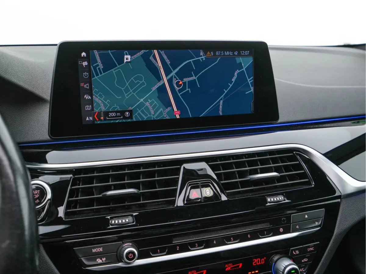 530d Sportline High Executive Aut. *PANO | LEATHER | FULL-LED | MEMORY-PACK | TOP-VIEW | HEATED-COMFORTSEATS | NAVI-FULLMAP | PRIVACY-GLASS | AMBIENT-LIGHT | ECC | CARPLAY | PDC | TOWBAR | S