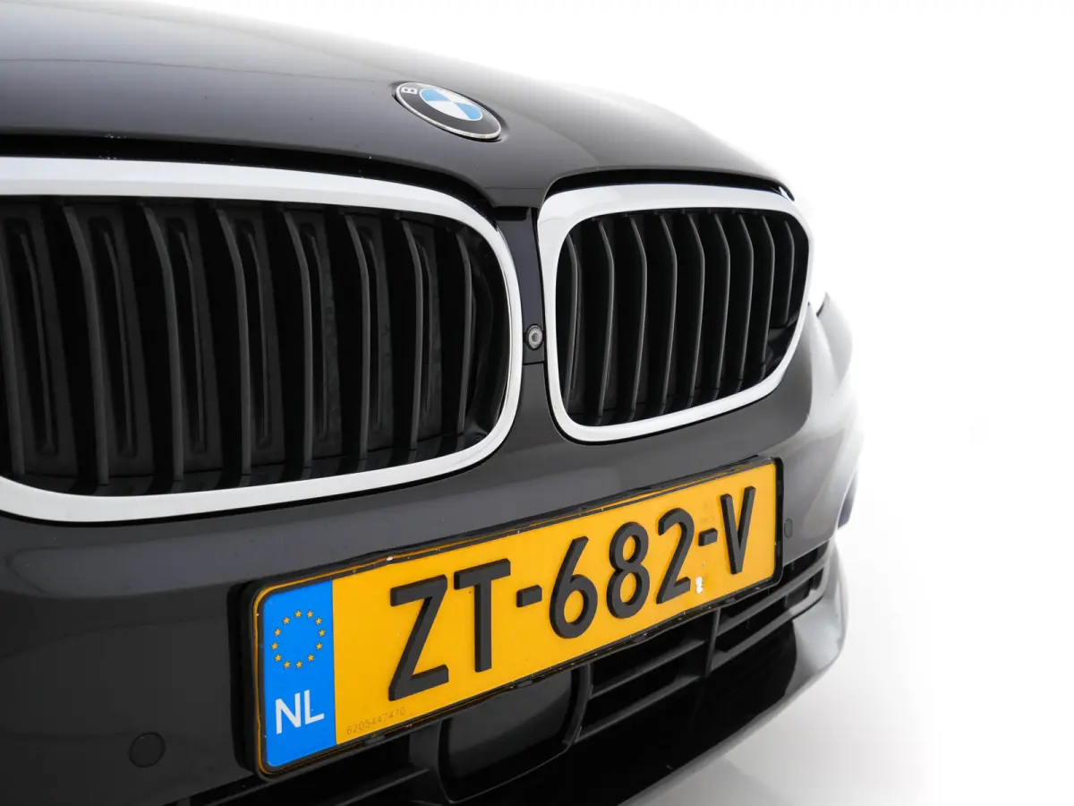 530d Sportline High Executive Aut. *PANO | LEATHER | FULL-LED | MEMORY-PACK | TOP-VIEW | HEATED-COMFORTSEATS | NAVI-FULLMAP | PRIVACY-GLASS | AMBIENT-LIGHT | ECC | CARPLAY | PDC | TOWBAR | S