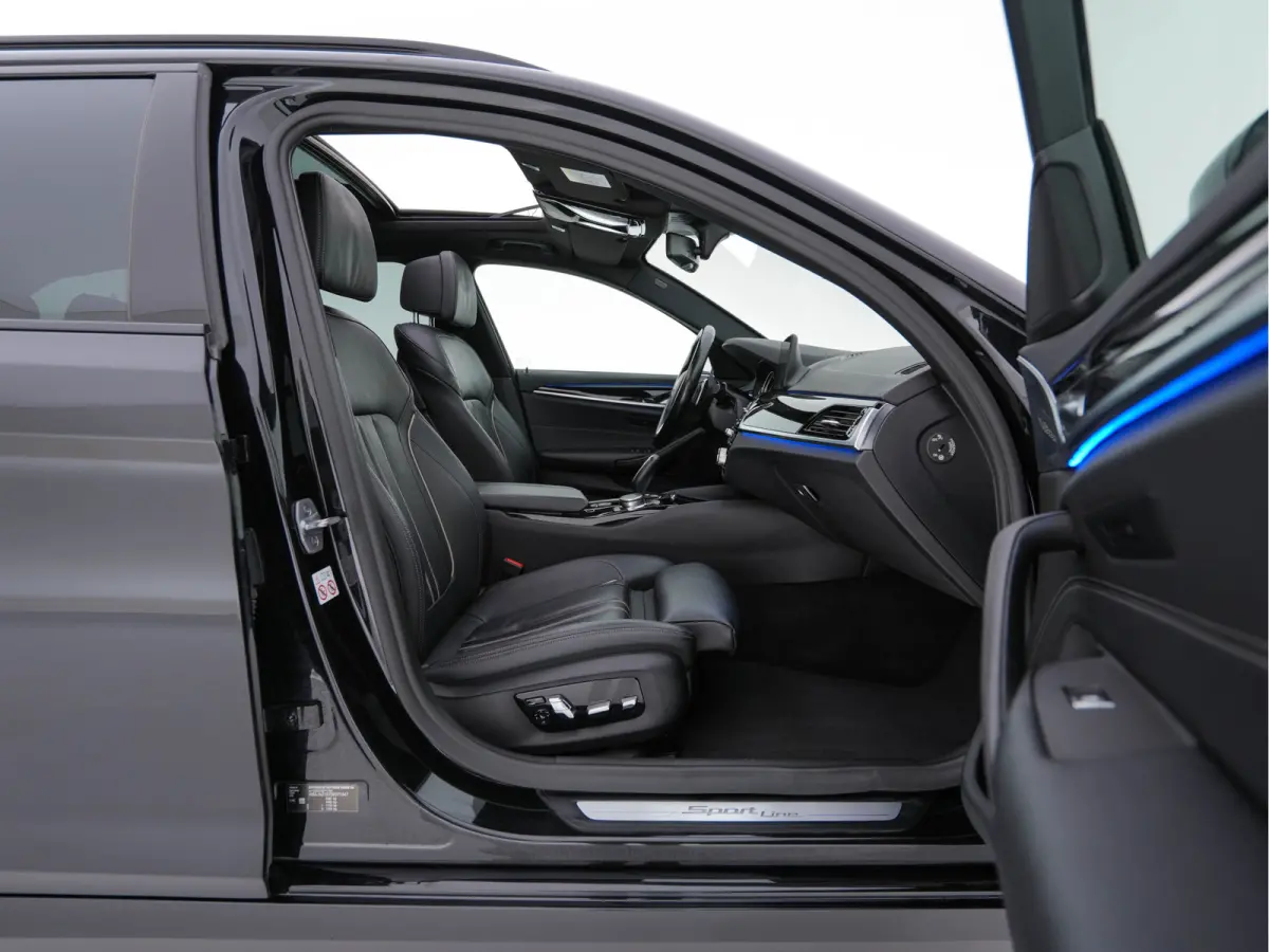 530d Sportline High Executive Aut. *PANO | LEATHER | FULL-LED | MEMORY-PACK | TOP-VIEW | HEATED-COMFORTSEATS | NAVI-FULLMAP | PRIVACY-GLASS | AMBIENT-LIGHT | ECC | CARPLAY | PDC | TOWBAR | S