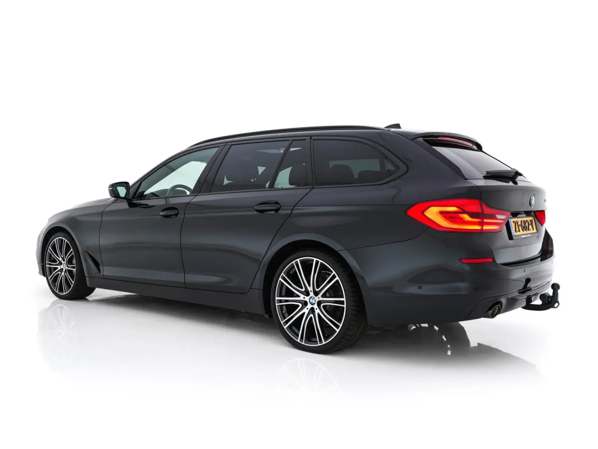 530d Sportline High Executive Aut. *PANO | LEATHER | FULL-LED | MEMORY-PACK | TOP-VIEW | HEATED-COMFORTSEATS | NAVI-FULLMAP | PRIVACY-GLASS | AMBIENT-LIGHT | ECC | CARPLAY | PDC | TOWBAR | S