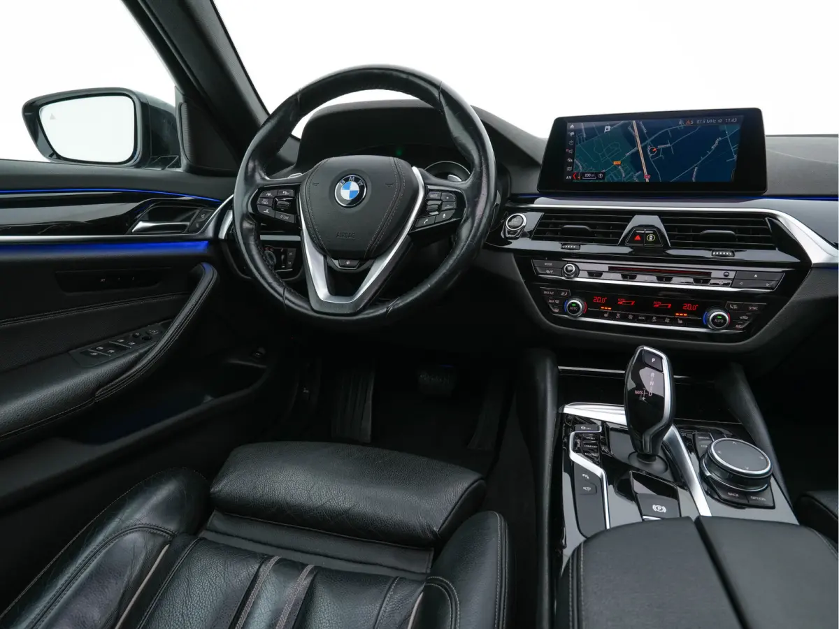530d Sportline High Executive Aut. *PANO | LEATHER | FULL-LED | MEMORY-PACK | TOP-VIEW | HEATED-COMFORTSEATS | NAVI-FULLMAP | PRIVACY-GLASS | AMBIENT-LIGHT | ECC | CARPLAY | PDC | TOWBAR | S