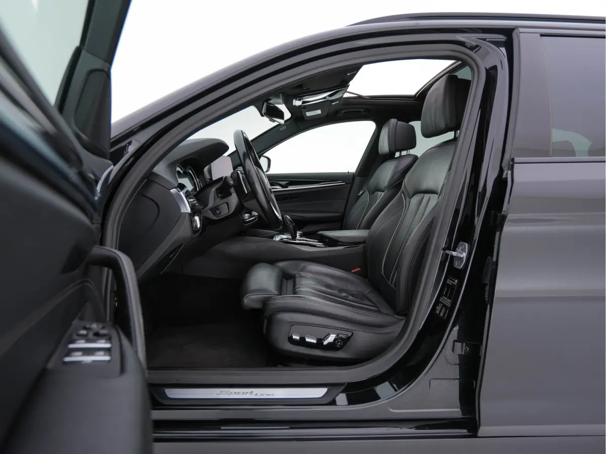530d Sportline High Executive Aut. *PANO | LEATHER | FULL-LED | MEMORY-PACK | TOP-VIEW | HEATED-COMFORTSEATS | NAVI-FULLMAP | PRIVACY-GLASS | AMBIENT-LIGHT | ECC | CARPLAY | PDC | TOWBAR | S