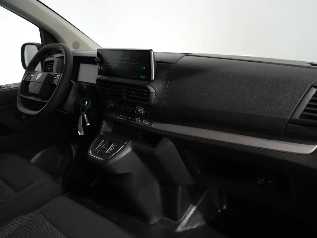 L3 75kWh | 16" stalen velgen | ECall: Peugeot Connect SOS & Assistance | Elektrisch bedienbare en verwarmbare buitenspiegels