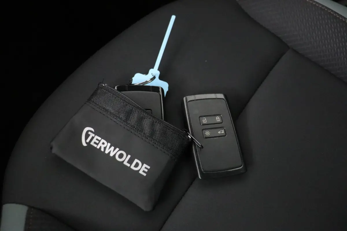 Extreme mild hybrid 130 | Apple Carplay/Android Auto | Parkeercamera | Climate Control |