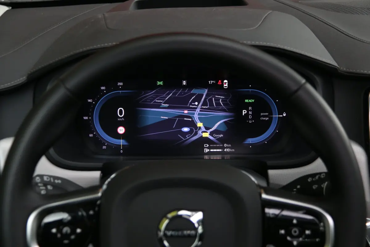 2.0 T6 Plug-in hybrid AWD Ultra Dark | Luchtvering | Trekhaak | 360 Camera | Pilot Assist | Panoramadak | Harman/Kardon