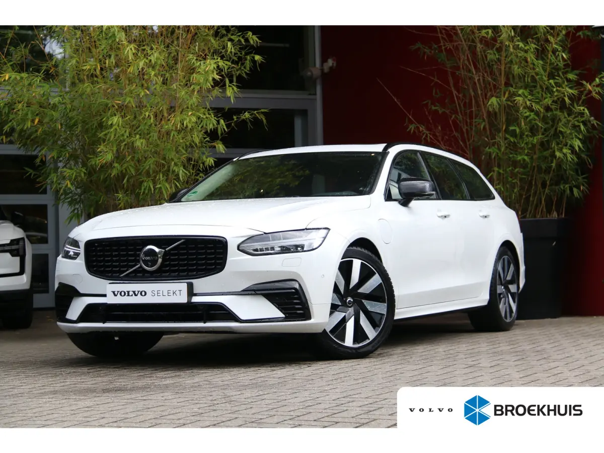 2.0 T6 Plug-in hybrid AWD Ultra Dark | Luchtvering | Trekhaak | 360 Camera | Pilot Assist | Panoramadak | Harman/Kardon