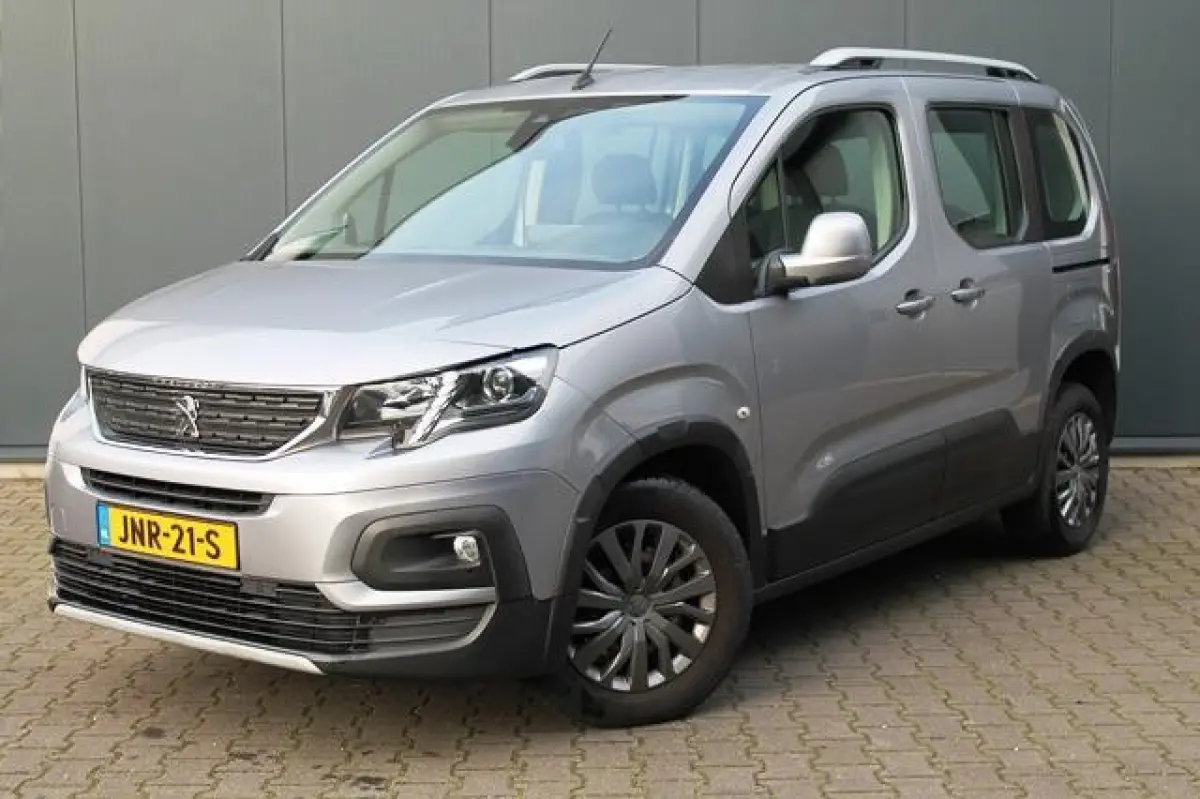 1.2 Puretech Allure | Clima | Navi | Carplay