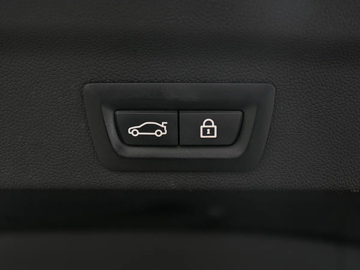 2.0 Cooper S ALL4 John Cooper Works | Panoramadak | Digitaal Dashboard | ACC | Head-up display | Achteruitrijcamera | Achterlicht britse vlag | Apple-/Android Carplay | Half leder