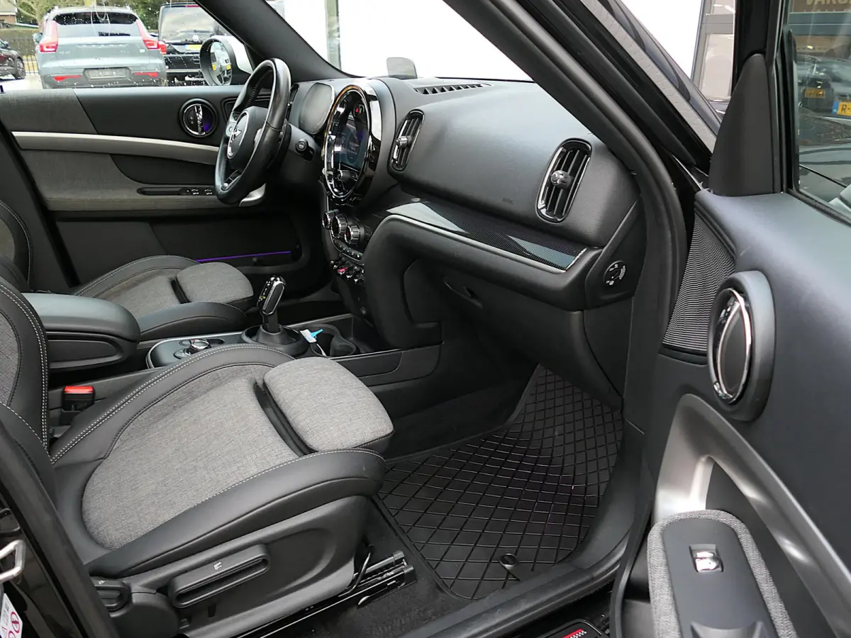 2.0 Cooper S ALL4 John Cooper Works | Panoramadak | Digitaal Dashboard | ACC | Head-up display | Achteruitrijcamera | Achterlicht britse vlag | Apple-/Android Carplay | Half leder