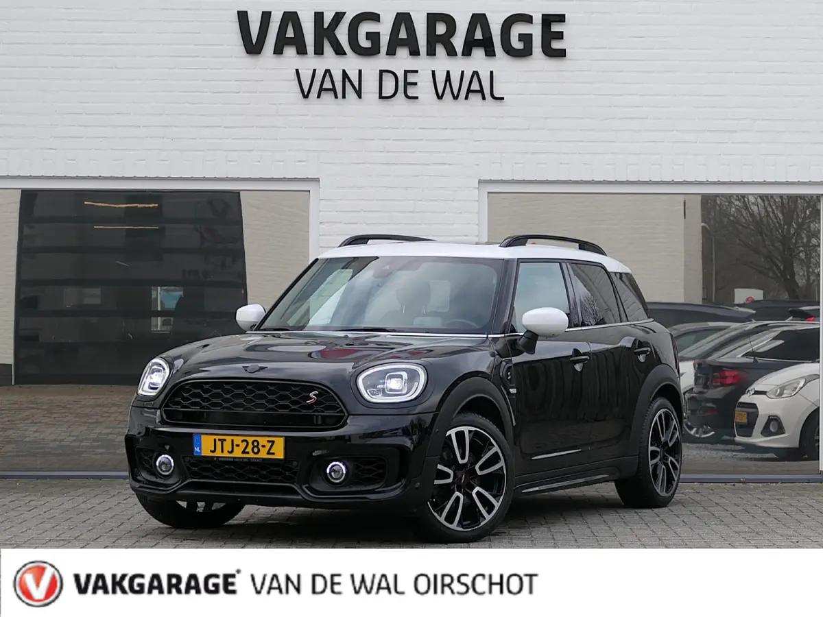 2.0 Cooper S ALL4 John Cooper Works | Panoramadak | Digitaal Dashboard | ACC | Head-up display | Achteruitrijcamera | Achterlicht britse vlag | Apple-/Android Carplay | Half leder