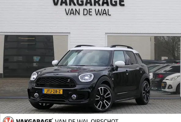 2.0 Cooper S ALL4 John Cooper Works | Panoramadak | Digitaal Dashboard | ACC | Head-up display | Achteruitrijcamera | Achterlicht britse vlag | Apple-/Android Carplay | Half leder