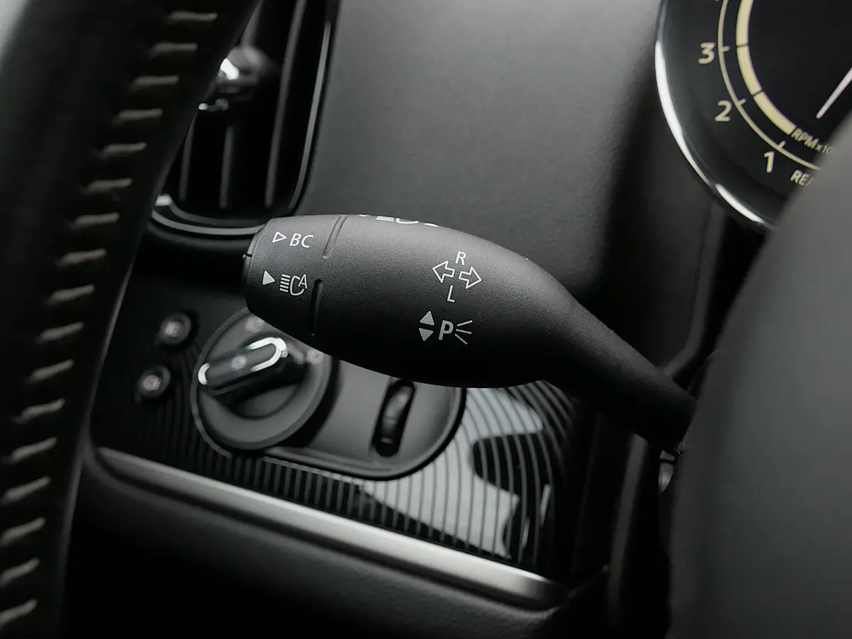 2.0 Cooper S ALL4 John Cooper Works | Panoramadak | Digitaal Dashboard | ACC | Head-up display | Achteruitrijcamera | Achterlicht britse vlag | Apple-/Android Carplay | Half leder